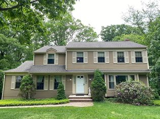 1 Morey Ln, Randolph, NJ 07869