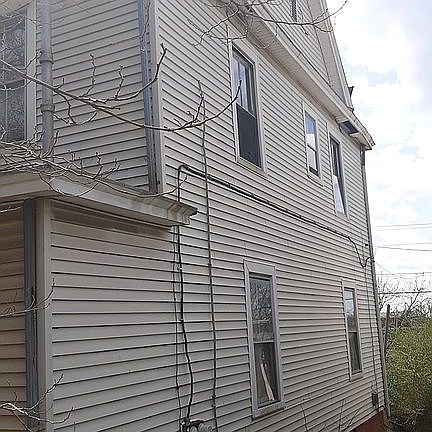 2nd image of 920 Pierce St