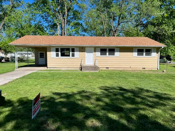 1426 S Carnation Drive, Aurora, MO 65605