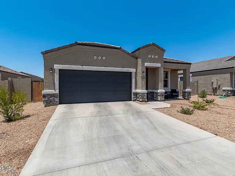 2418 E Santa Barbara Trl — Photo 3