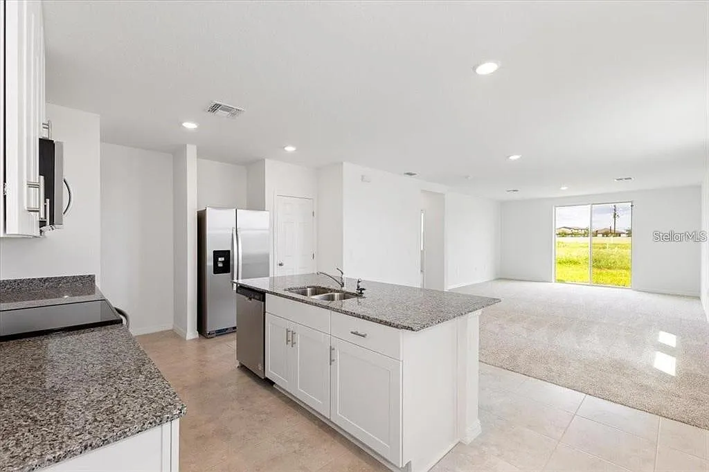 4 bed, 2.0 bath, 1630 sqft, $2,000 — Photo 4