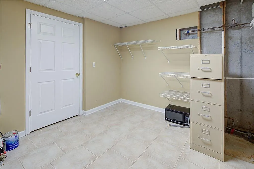 2 bed, 1.0 bath, 1753 sqft, $2,200 — Photo 4