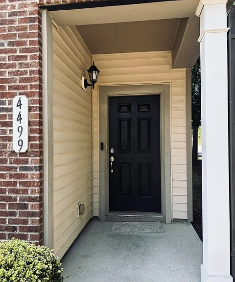 4499 Middletown Dr — Photo 3