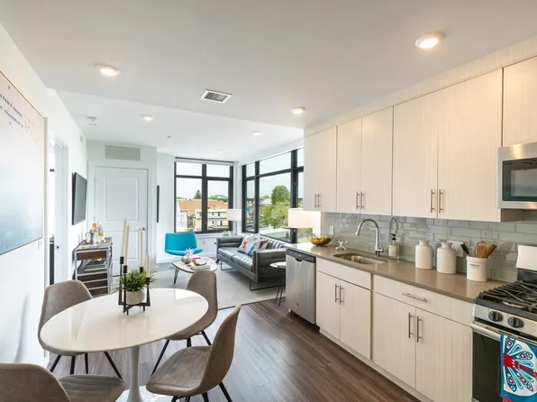 11 West 46th Street image 2 of 14