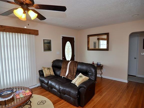 5th image of 1010 Omaha St