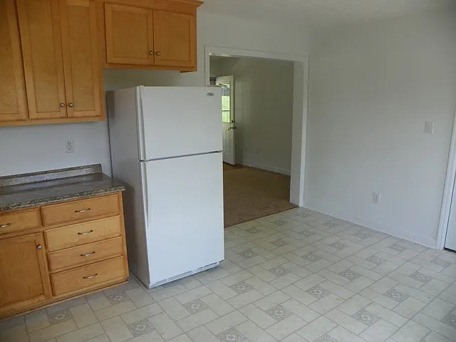 30 Lamb Ave — Photo 5