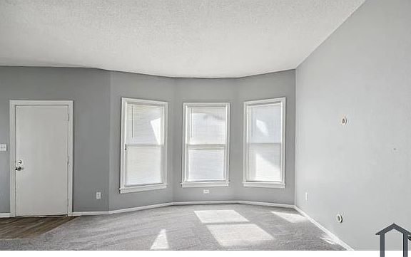 2nd image of 923 Stillman St