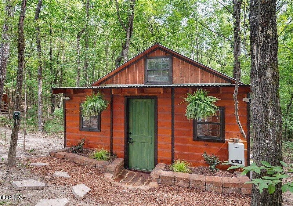 1st image of 664 Mount Zion Rd