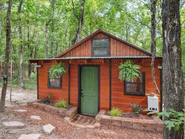 664 Mount Zion Rd, Camden, MS 39045