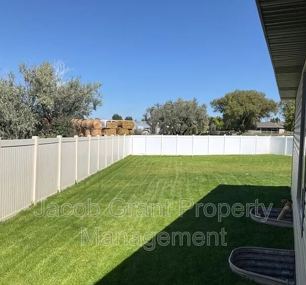 3908 Brighton Cir — Photo 13