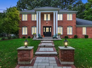 1415 Heatherton Dr, Naperville, IL 60563