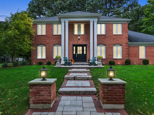 1415 Heatherton Dr, Naperville, IL 60563