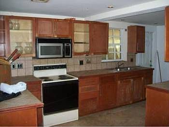 2nd image of 5585 SW 6th St