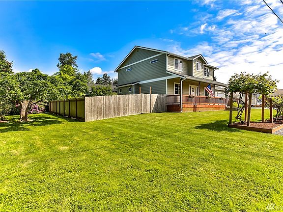 2nd image of 212 Cypress Ln