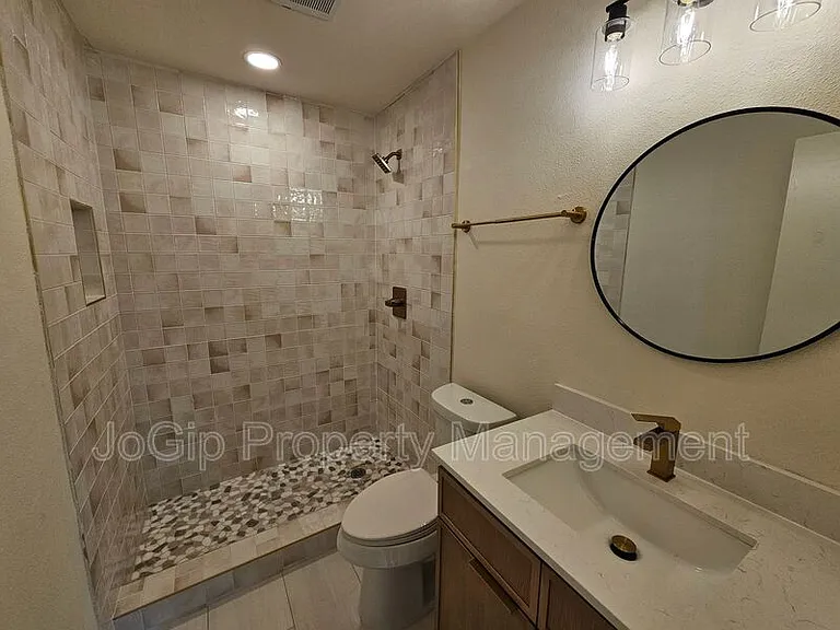 1725 R Ave — Photo 14