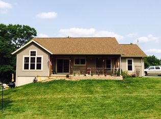 N8190 Pleasant Hill Ln, East Troy, WI 53120