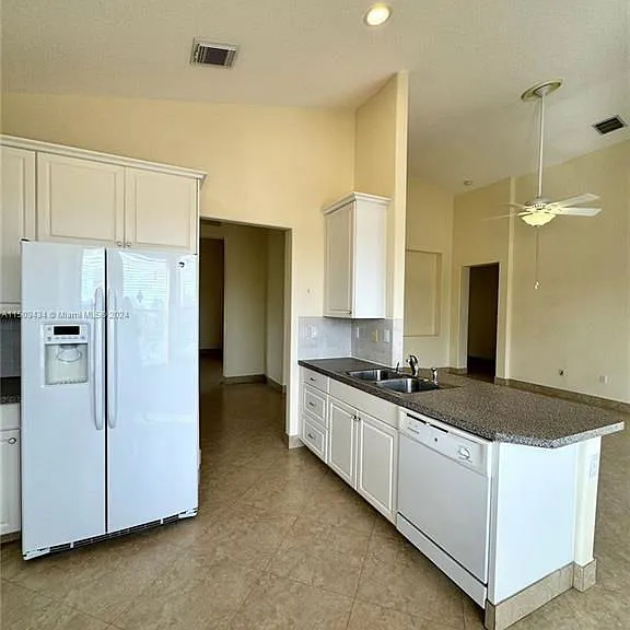 2591 SW 190th Ave — Photo 12
