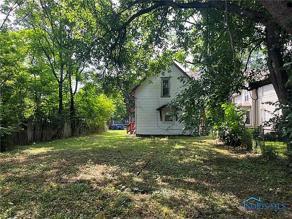 3rd image of 1820 Dunham St