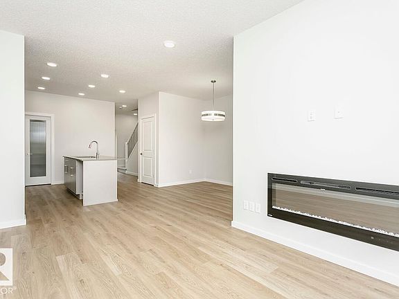 3rd image of 2851 64th St SW