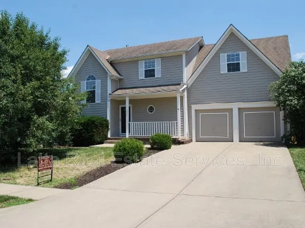 605 SE Shiloh Dr, Lees Summit, MO 64063