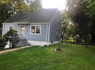 21 Crest View Ave, Cortlandt Manor, NY 10567
