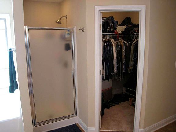 2nd image of 15307 Winsor Pl