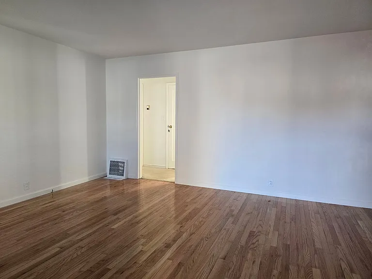 1636 Virginia St — Photo 2