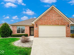 4893 W Harrisburg Ct, New Palestine, IN