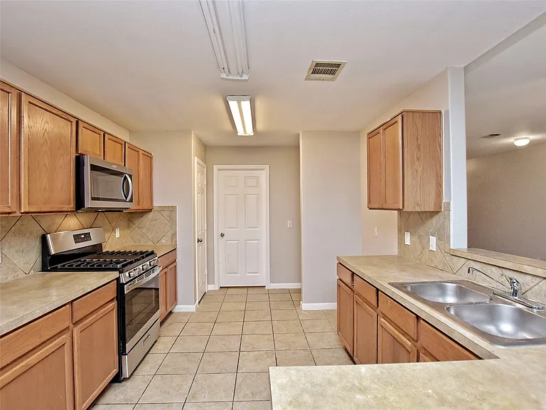 2300 Amy Lynn Ln — Photo 8