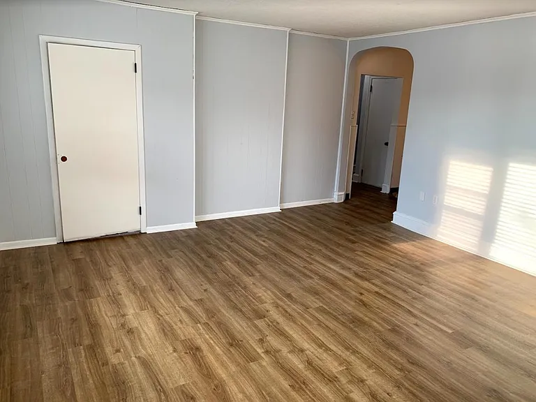 142 W 4th Ave #1F — Photo 5