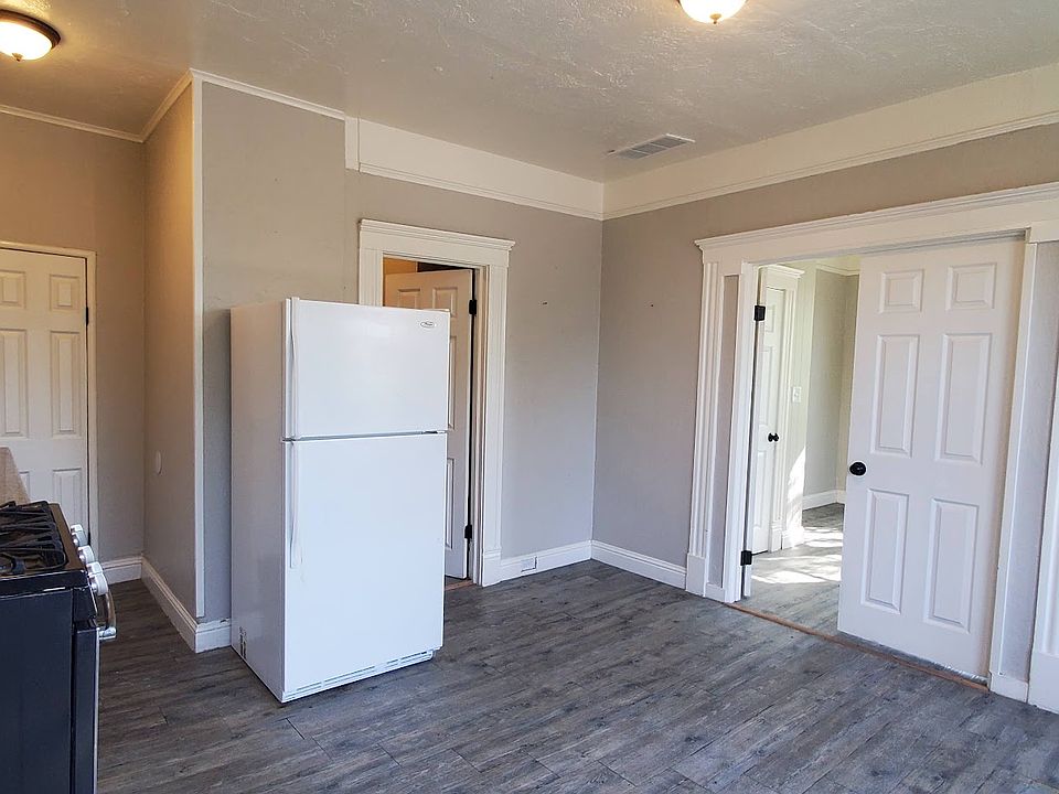 1st image of 209 N Yosemite Ave #5