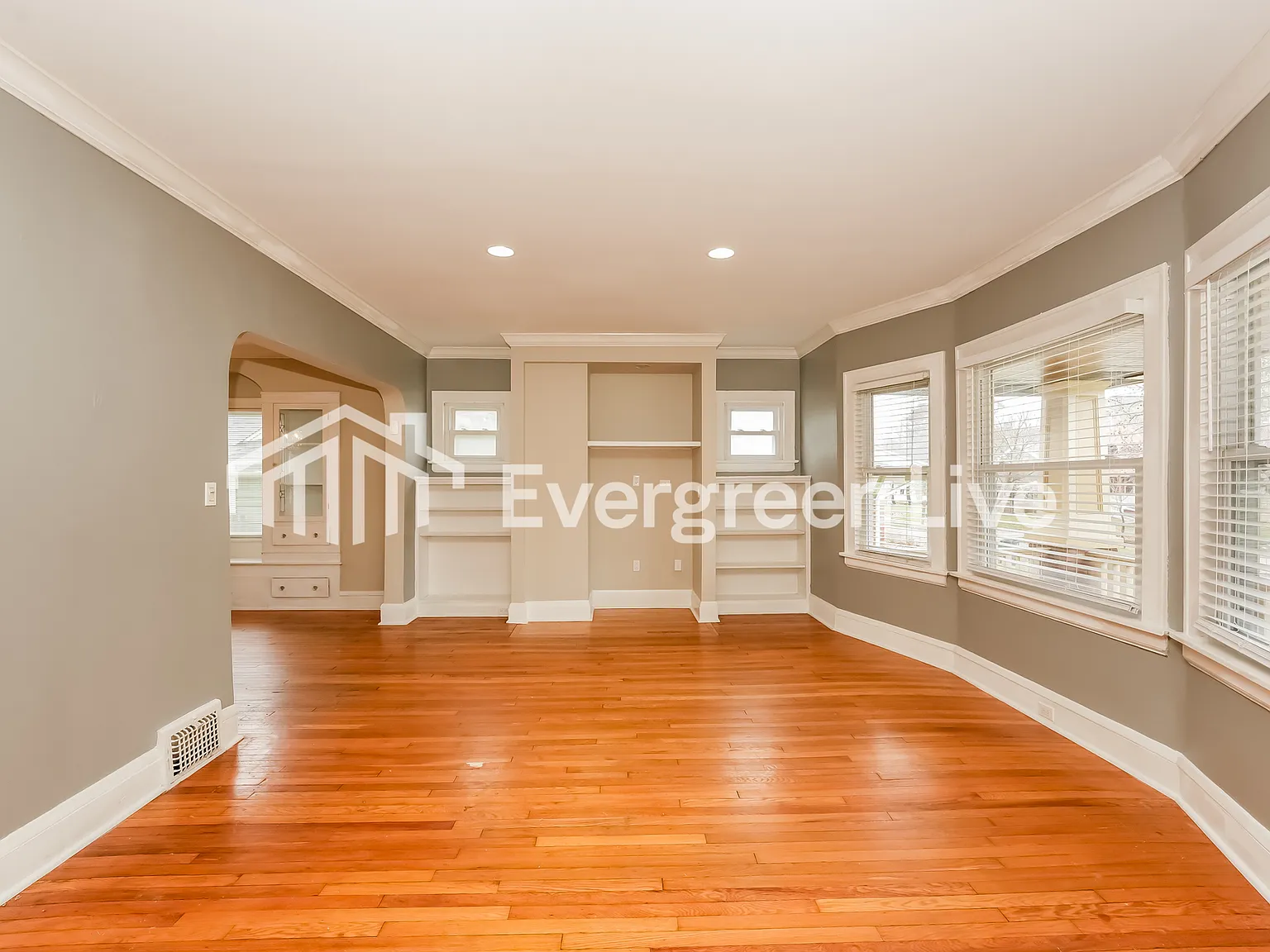 4 bed, 1.0 bath, 1522 sqft, $1,795 — Photo 2