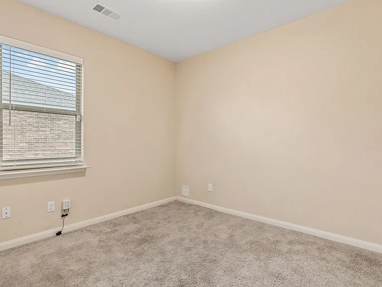 1431 Park Trails Blvd — Photo 10