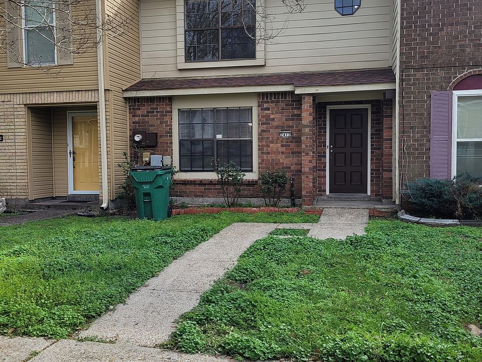 1st image of 2412 Oxford Pl
