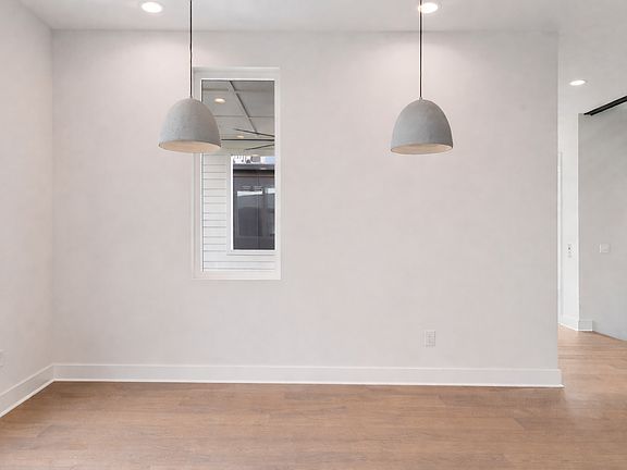 Dining (3rd Floor)