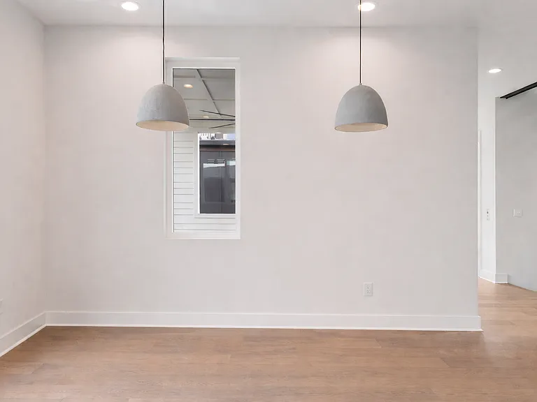 Dining (3rd Floor)