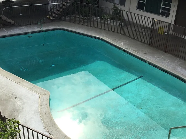 1033 S Westlake Ave — Photo 22