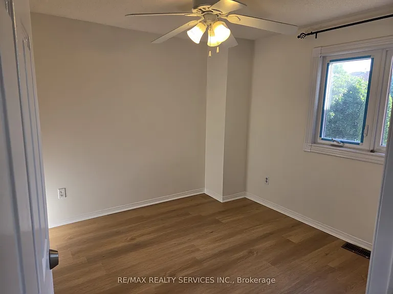 211 Ponymeadow Ter — Photo 23