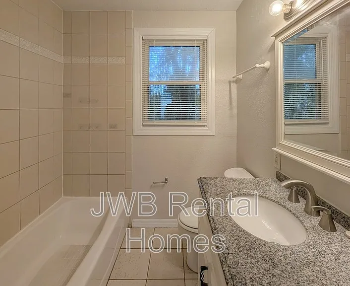 1377 Ingleside Ave #B — Photo 8