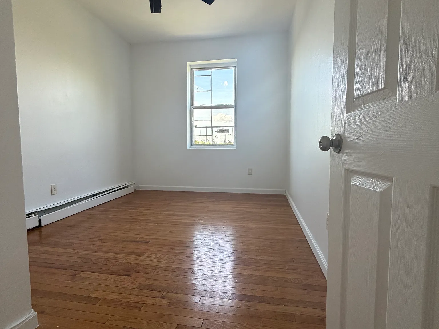 2 bed, 1000 sqft, $1,850 — Photo 3