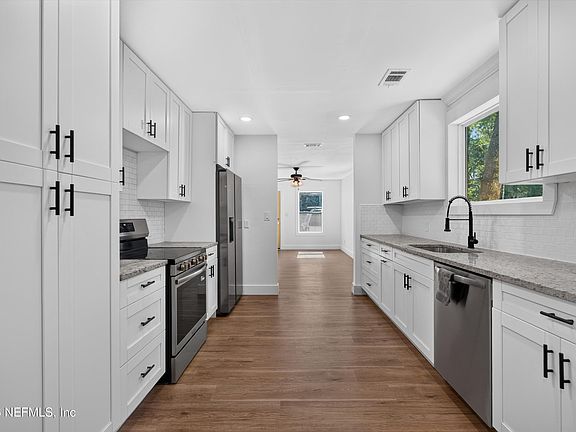 2nd image of 4468 ENGLEWOOD AVE Avenue