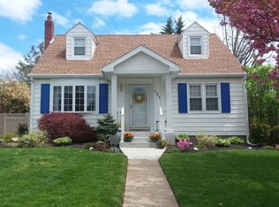 131 S Norwinden Dr, Springfield, PA 19064