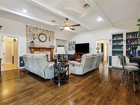 3rd image of 7309 Windsor Dr