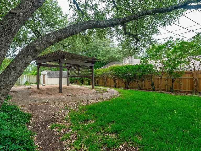 12118 Black Angus Dr — Photo 35