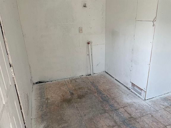 5th image of 62 S Wayne St