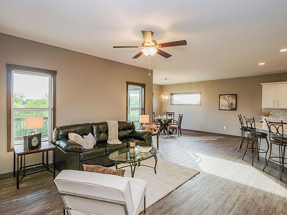 4th image of 514 Majestic Oak Ct