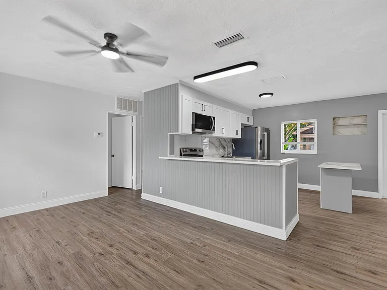 540 NE 61st St — Photo 3