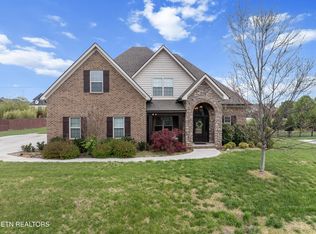 1432 Edenbridge Dr, Alcoa, TN 37701
