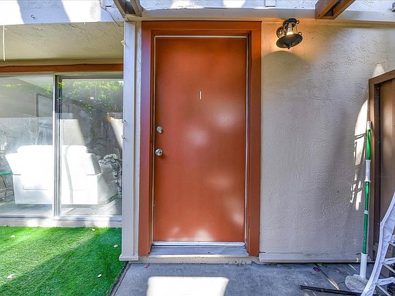 5th image of 225 Red Oak Dr W APT I
