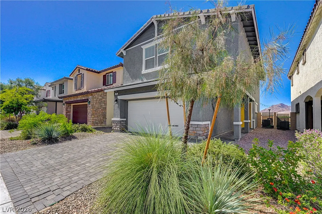 4 bed, 2.5 bath, 1868 sqft, $2,450 — Photo 3